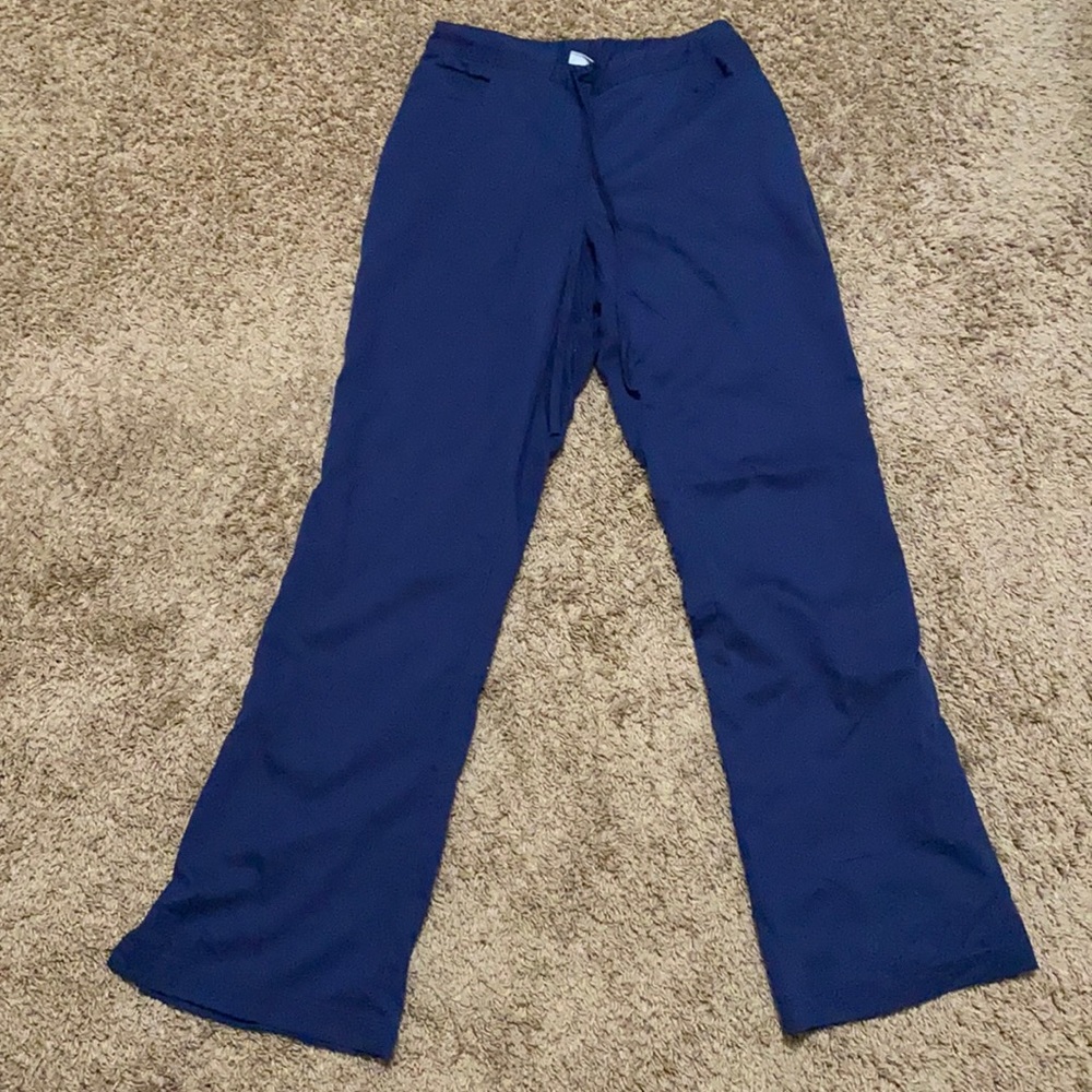 Grey’s anatomy scrub pants.